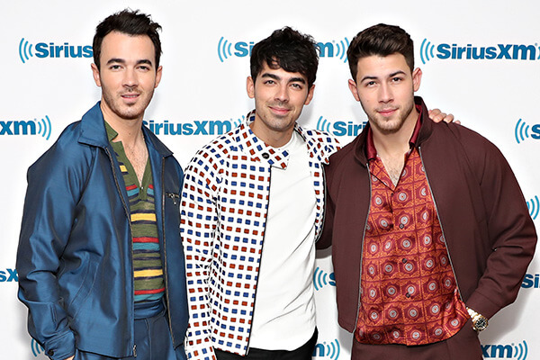 An image of the three Jonas Brothers.