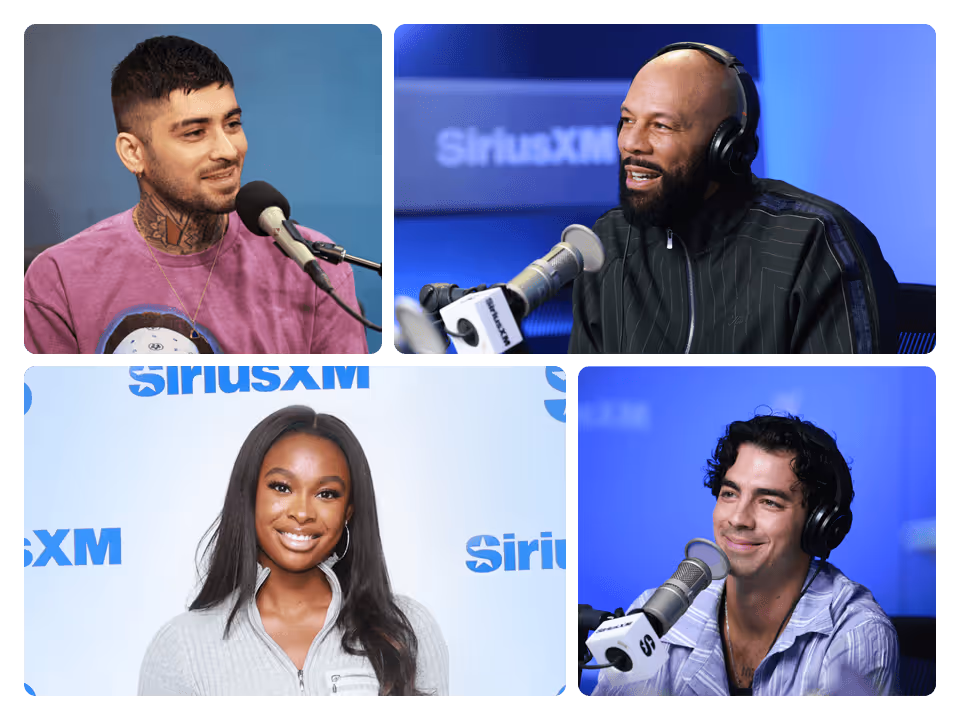 Zayn, Common, Coco Jones et Joe Jonas sont assis devant des micros, chacun dans un cadre séparé. Trois hommes et une femme sourient ou parlent de musique, allant de la country au hip-hop.